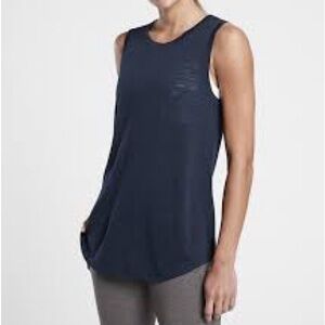 ATHLETA WOMEN'S NAVY BLUE SLEEVELESS BREEZY TOP TANK